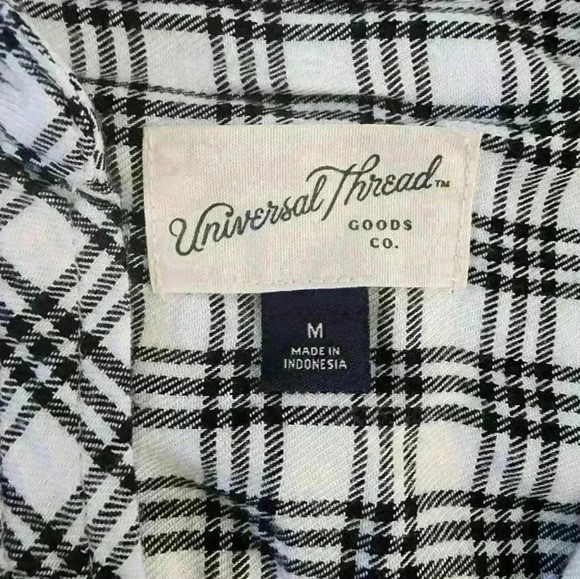 Universal thread button up size medium - Picture 5 of 6